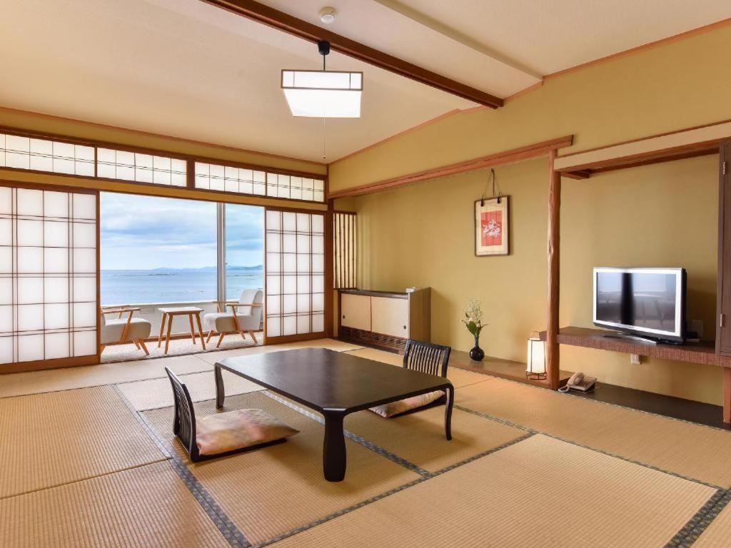 Sanrakuso Ryokan Shirahama